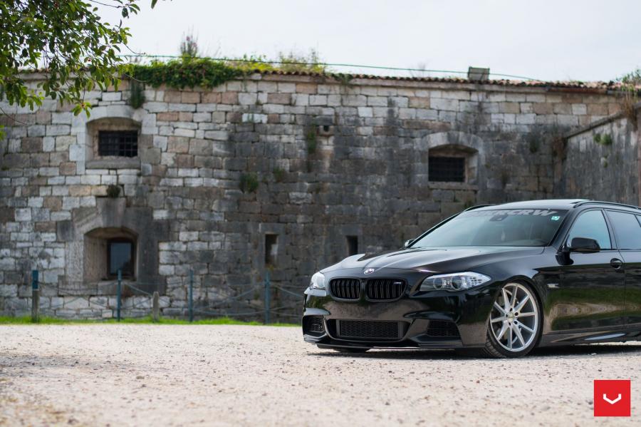  BMW 5-Series Touring on Vossen Wheels (VFS1) 2017 года  (фото 11 из 29)